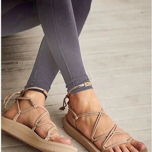 FP Teva Midform Infinity Tan Strappy Women’s Sandals Size 9